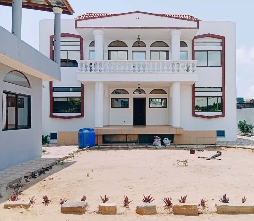 Grande villa à louer à Akpakpa Grande villa à louer à Akpakpa