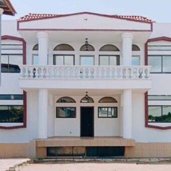 Grande villa à louer à Akpakpa